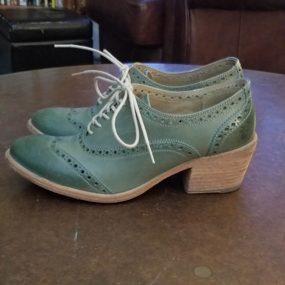 Fabulous Frye wingtips, size 7.5 B - Picture 1 of 9
